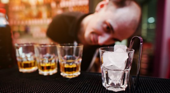Правда ли, что алкоголь помогает справиться с депрессией?