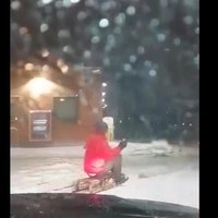 Video: Jauniešu bīstamos ziemas priekus aptur Ceļu policija