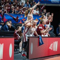 Сборная Латвии одержала первую победу на домашнем Евробаскете в Риге