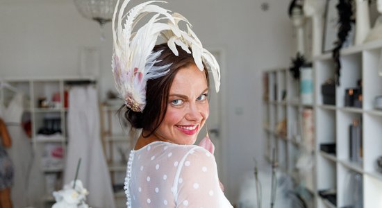 Krāšņi foto: Evija Skulte pozē kāzu kleitās