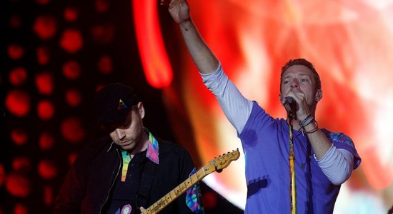 'Coldplay' publicē dziesmu kopā ar Selenu Gomezu un izdod jaunu albumu