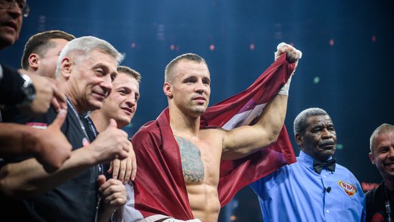 Bokss, WBSS pusfināls: Mairis Briedis - Kšištofs Glovackis