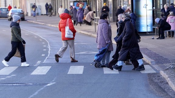 cilvēki, rīdzinieki, Brīvības iela, gājēju pāreja