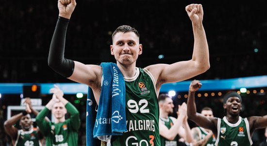 Video: "Žalgiris" ar pārsteidzošu uzvaru sāk ULEB Eirolīgu