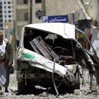 Neilgi pēc misijas beigu izziņošanas Saūda Arābija atkal bombardē Jemenu