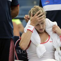 Kanādiešu tenisiste Bušāra ģērbtuvēs sasit galvu un izstājas no 'US Open'