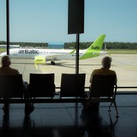Atjaunota lidostas 'Rīga' skrejceļa darbība (plkst. 10.45)