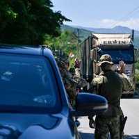 Возобновилось движение через пропускные пункты между Косово и Сербией