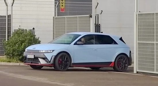 Video: "Lamborghini" inženieri sāk testēt "Hyundai" sportisko elektromobili