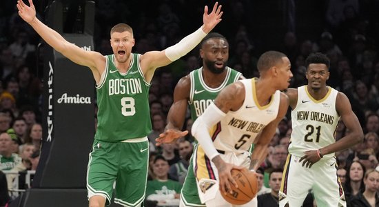 Porziņģim trešais double-double pēc kārtas, "Celtics" izvairās no zaudējuma pastarīšiem