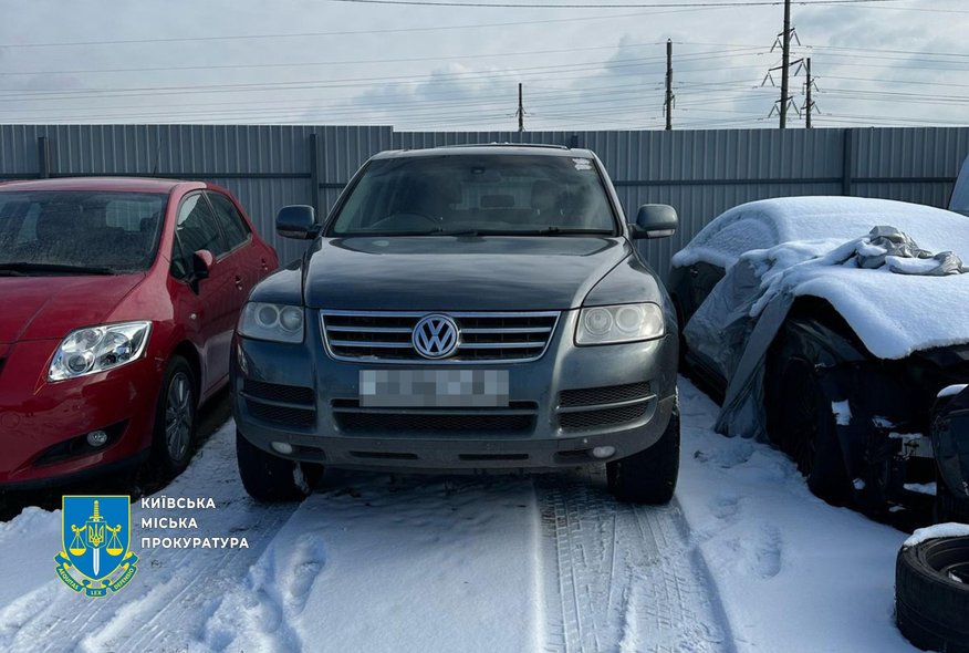 В Киеве разоблачили схему сбыта автомобилей, ввезенных из ЕС для ВСУ