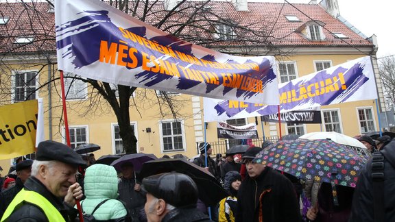 Protests pret pāreju uz mācībām valsts valodā - 3