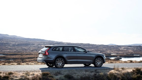 Volvo V90 Cross Country