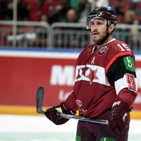 Latvijas hokeja izlase pirmajā pārbaudes spēlē pagarinājumā pieveic Slovākiju