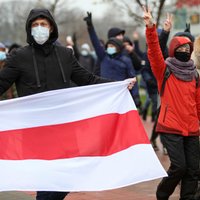 Baltkrievijā nesankcionētās protesta akcijās vairāk nekā 300 aizturēto