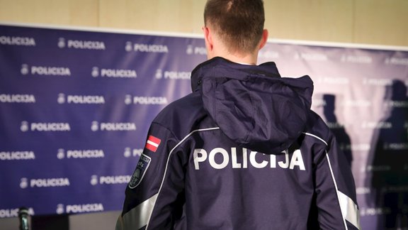 Valsts policijas formas - 12