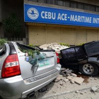 Filipīnas satricina 7,1 magnitūdas spēcīga zemestrīce - desmitiem bojāgājušo