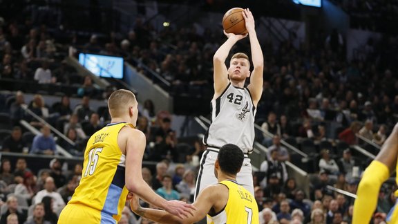 Basketbols; NBA; Spurs pret Nuggets; 2018 - 1