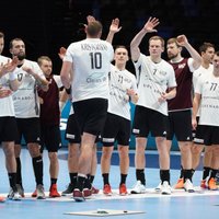 Latvijas handbola izlase divu debitantu duelī cīnās par savu pirmo uzvaru Eiropas čempionātā