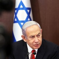 Netanjahu nosauc 'Al Jazeera' par 'teroristu kanālu';  draud apturēt tā darbu Izraēlā 