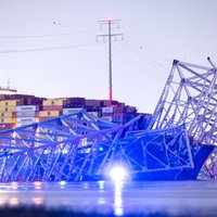 Video: Kuģis ietriecas milzīgā tiltā Baltimorā, izraisot tā sabrukšanu  