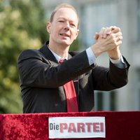 Farāžs Griguli mēģina aizvietot ar vācu parodiju partijas līderi