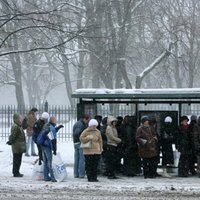 Rīgas dome Satversmes tiesai prasīs atzīt 'puteņa brīvbiļetes'