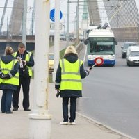 'Rīgas satiksme' pērn no 'zaķiem' iekasējusi 462 000 eiro