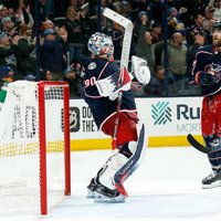 Latvieši spīd NHL: Girgensons iemet tukšos vārtos, Merzļikinam spēles otrās zvaigznes gods