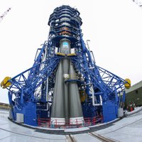 Рогозин: Россия построит сверхтяжелую ракету и базу на Луне