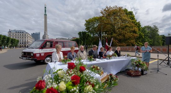 Ar vērienīgiem pasākumiem visā Latvijā svinēs Baltijas ceļa 30 gadu jubileju