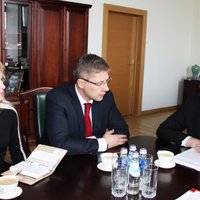 Augulis ar Ušakovu vienojas par sadarbību 'Rail Baltica' projekta īstenošanā