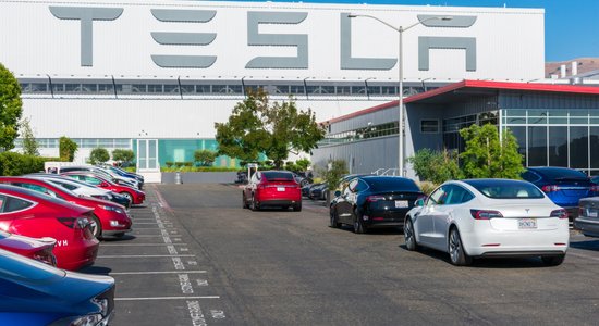 Daļa 'Tesla' darbinieku par atlaišanu uzzinājuši nepatīkamā veidā