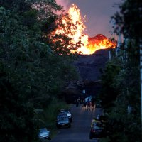 Foto: Straujā Kīlauea vulkāna lava piespiež arvien vairāk iedzīvotājus evakuēties