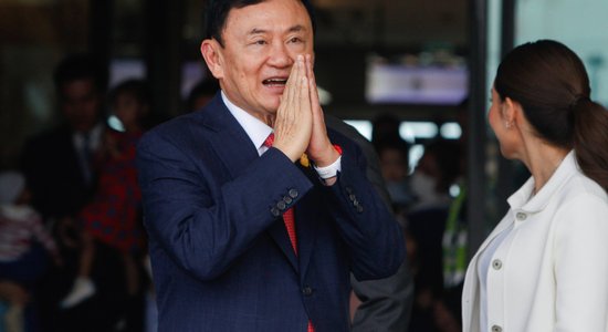 Из изгнания в тюрьму. Опальный экс-премьер Таиланда добровольно вернулся на родину и был сразу арестован