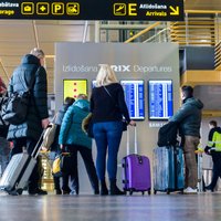 Заболевшие пассажиры аэропорта “Рига” смогут сдать анализы на COVID-19 прямо в аэропорту
