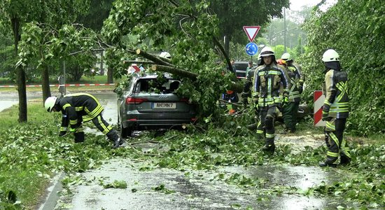 Viesuļvētrā Vācijā ievainoti vairāk nekā 30 cilvēki