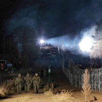 Министр обороны Польши: мигранты, нападающие на границу, сменили тактику