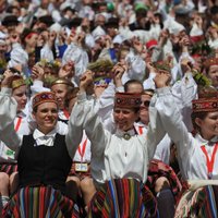 43 000 участников, полмиллиона зрителей. В Латвии начинается грандиозный Праздник песни