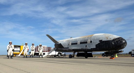 Корабль Boeing X-37B провел на орбите рекордные 908 дней