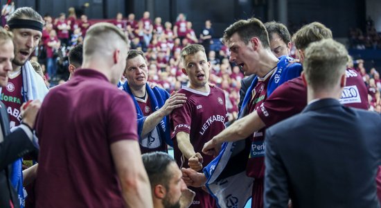 Bērziņa 'Lietkabelis' piedzīvo vēl vienu zaudējumu Lietuvas finālsērijā; Kurucam zaudējums Spānijā