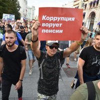 Krievijā reģionālo vēlēšanu dienā notiek protesti pret pensiju sistēmas reformu