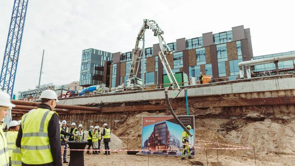 Ielikts biroju centra "Novira Plaza" pamatakmens Marijas ielā 2a - 19