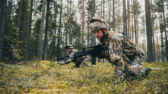 Foto: Alūksnes novadā notiek NBS rezervistu militārās pamatapmācības  - 47