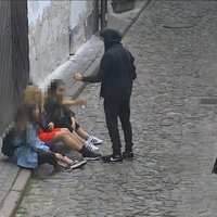 ВИДЕО: В Риге задержали четырех пьяных подростков