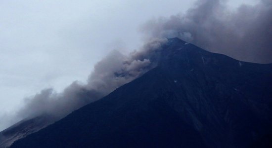 Vulkāna izvirdumā Gvatemalā bojā gājuši 25 cilvēki