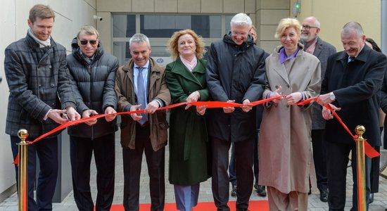 Foto: Atklāts jaunais Organiskās sintēzes institūta laboratoriju korpuss