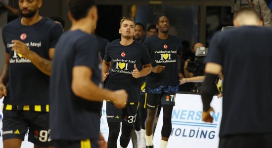 Žagars nespēlē; "Fenerbahce" nespēj apturēt Eirolīgas čempionus