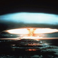 Путин правда может применить ядерное оружие? Что может его остановить? И что будет, если случится самое страшное?