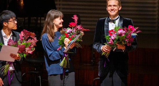 Foto: Jāzepa Vītola pianistu konkursā uzvar Daniils Mickevičs no Latvijas